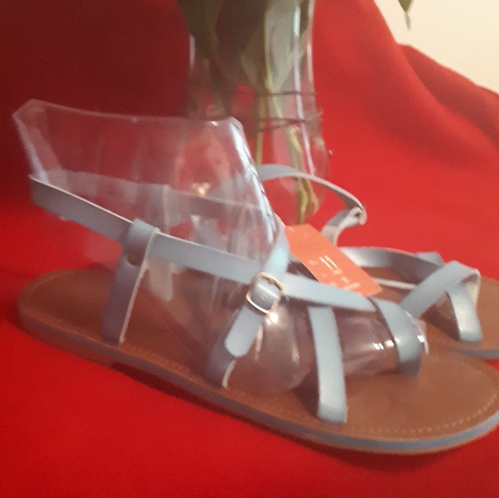 Sandles - Picture 3 of 3